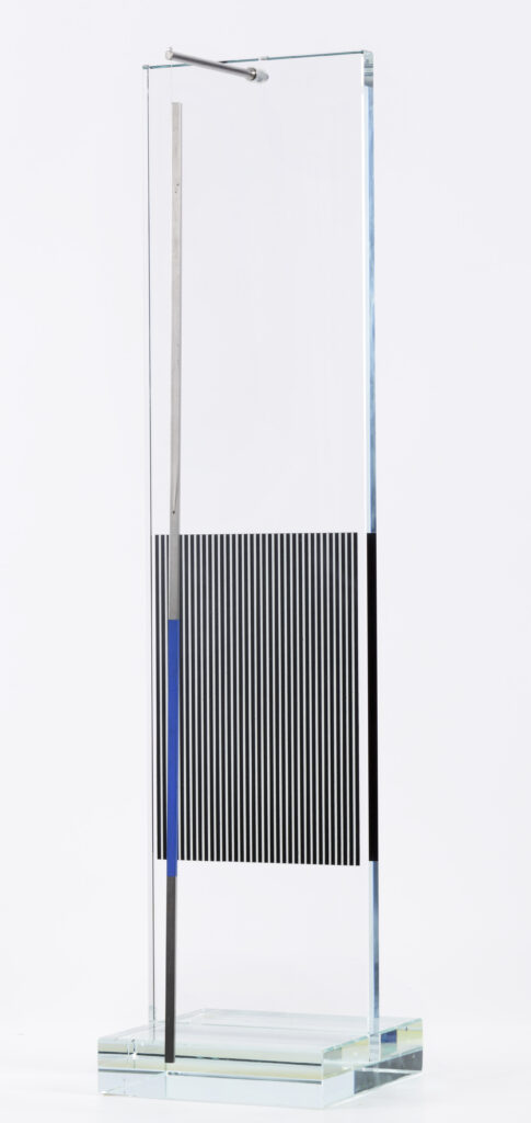 Estela - Screenprinted glass, paint on metal and nylon - 70 x 17 x 17 cm - 1968/2004 - Edition of 30