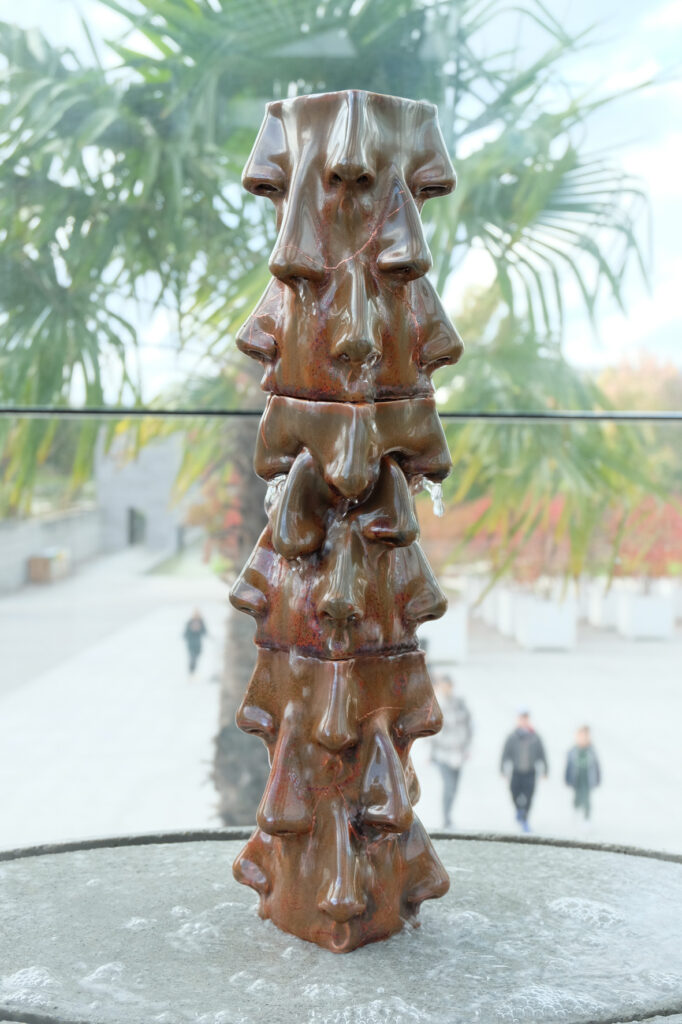 Fontaine de nez - Porcelain