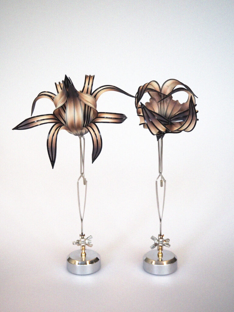 Untitled - Pair of "reversible" floral sculptures. 3D textile printing and sublimation